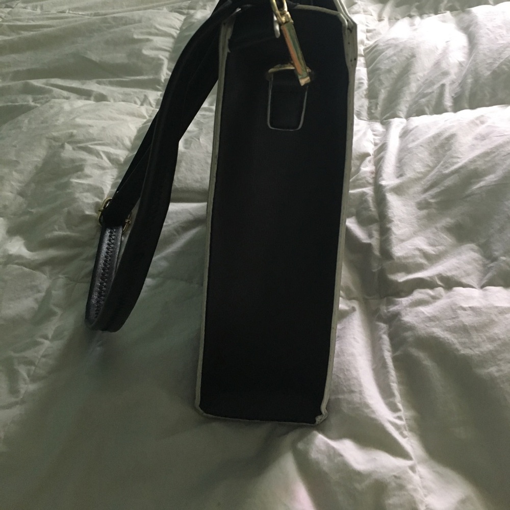 Christian Lacroix Black and White Shoulder Bag - Picture 2 of 6